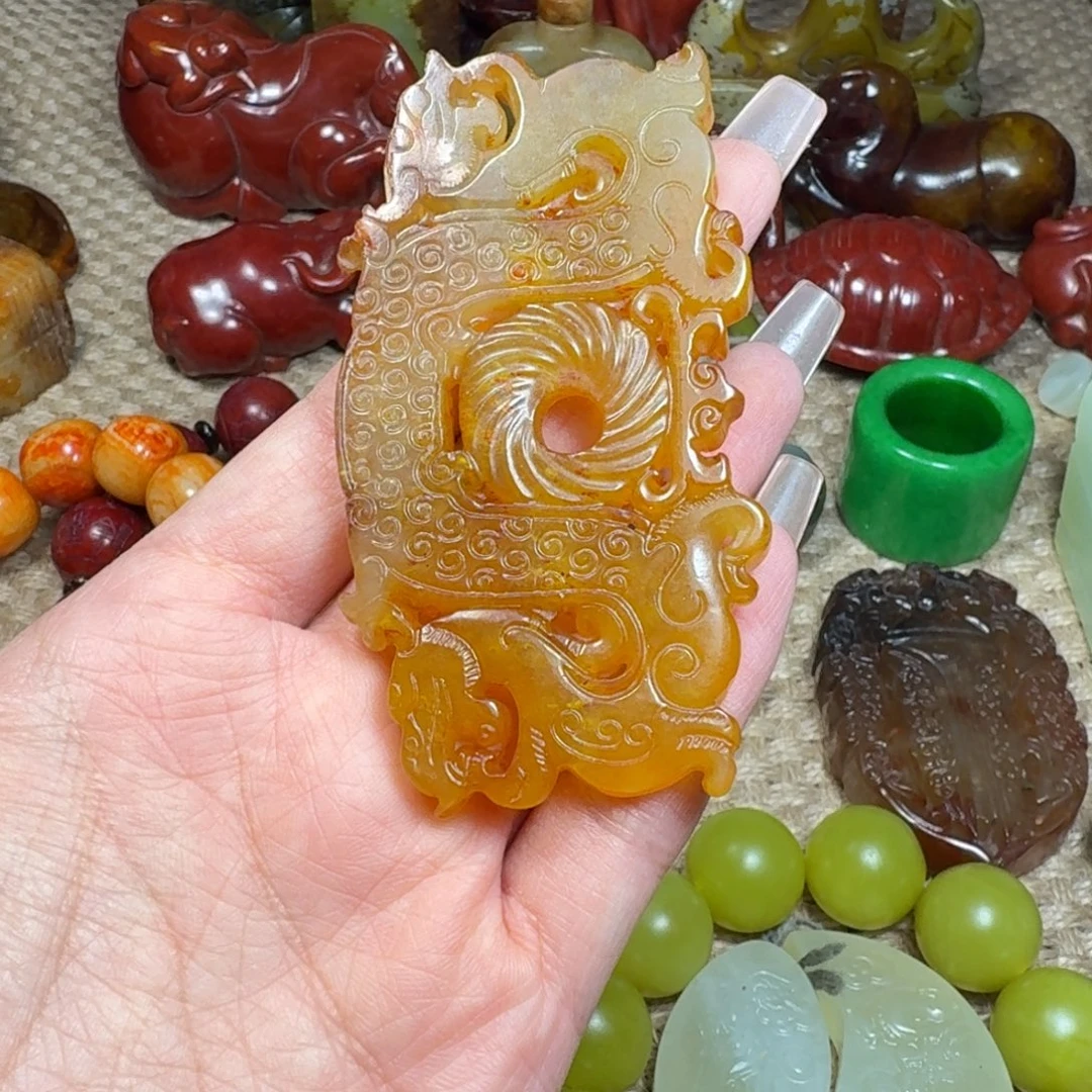 蛇纹石玉未镶嵌颈饰