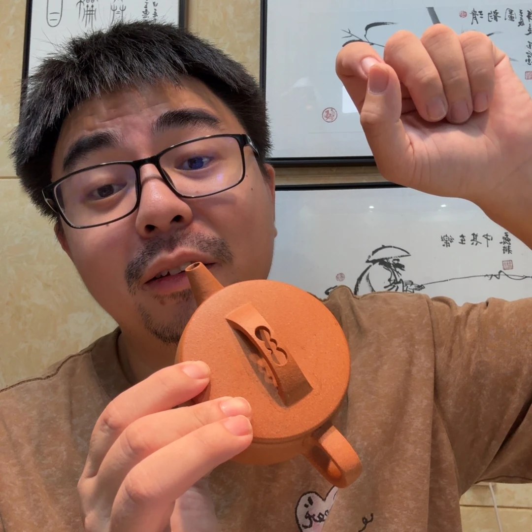 茶杯底槽青微瑕的壶