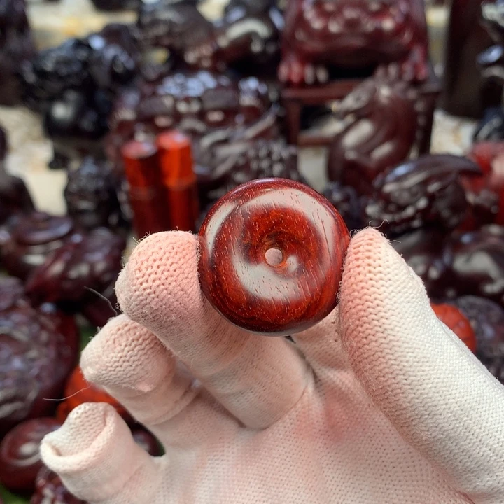 俊***杰檀香紫檀（小叶紫檀）