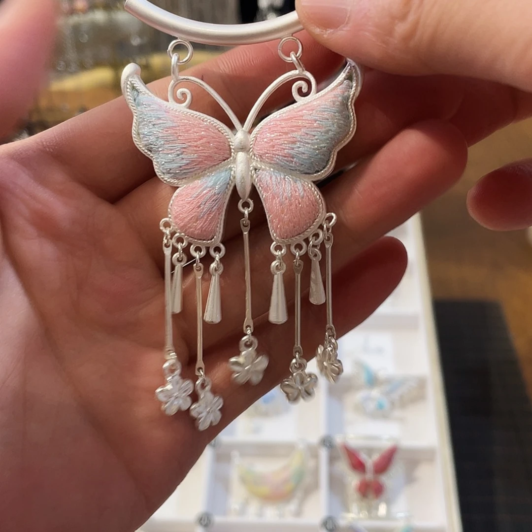花岗石铁合金非遗手工刺绣吊坠项链