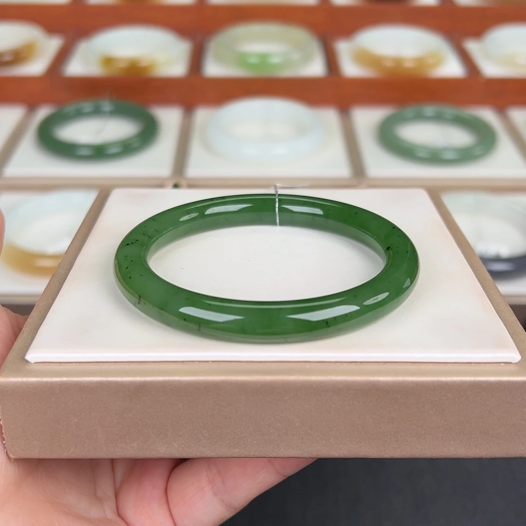 和田玉未镶嵌手镯猕猴桃