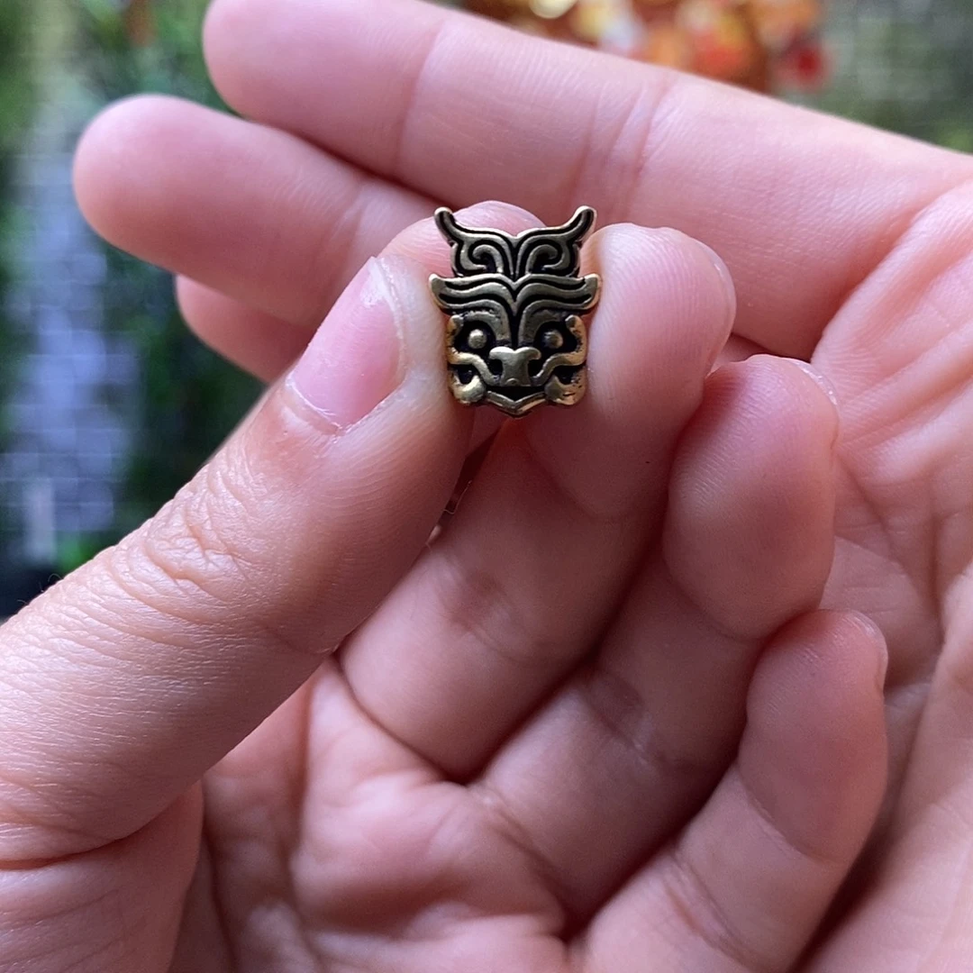 琥珀裸石未镶嵌?**E配饰