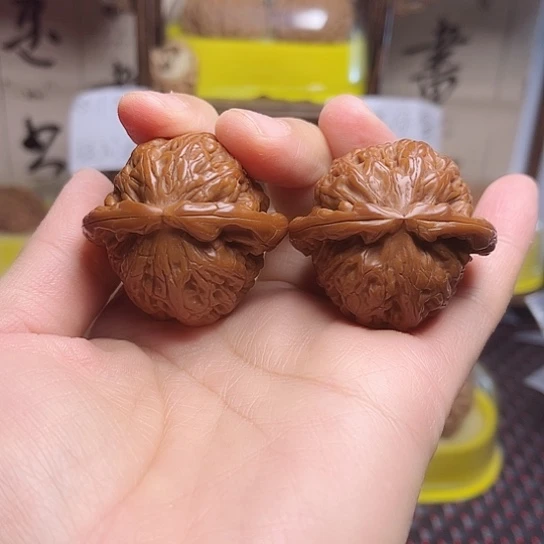 吊坠文玩核桃白狮