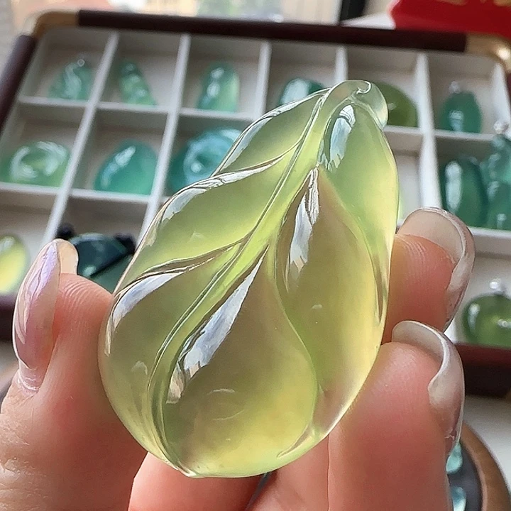 岫玉未镶嵌颈饰岫玉