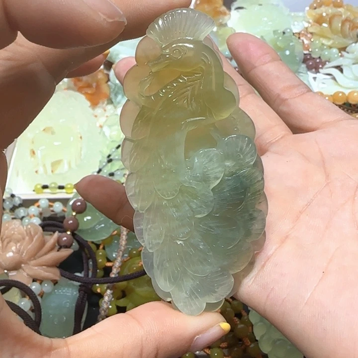 蛇纹石玉未镶嵌吊坠