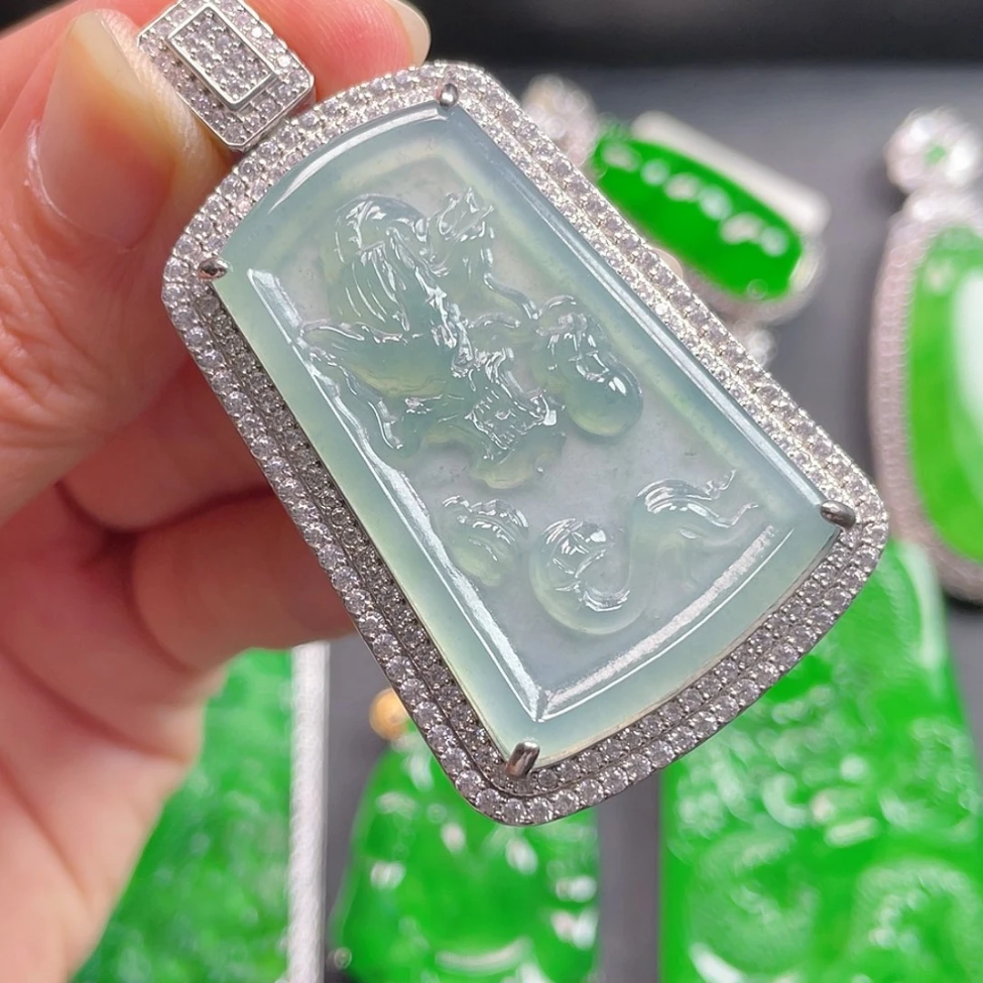 吊坠(不含链)未镶嵌翡翠