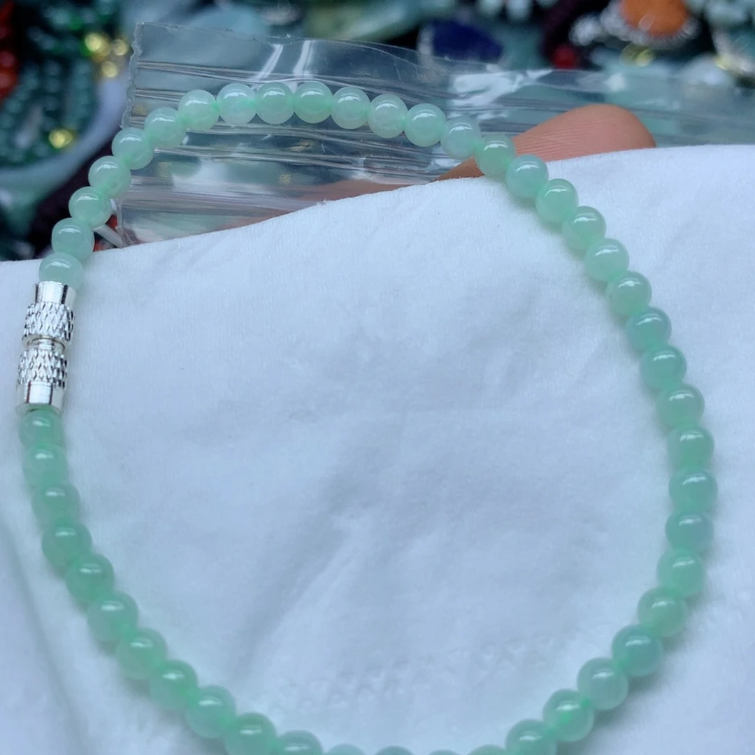 翡翠颈饰未镶嵌珠子