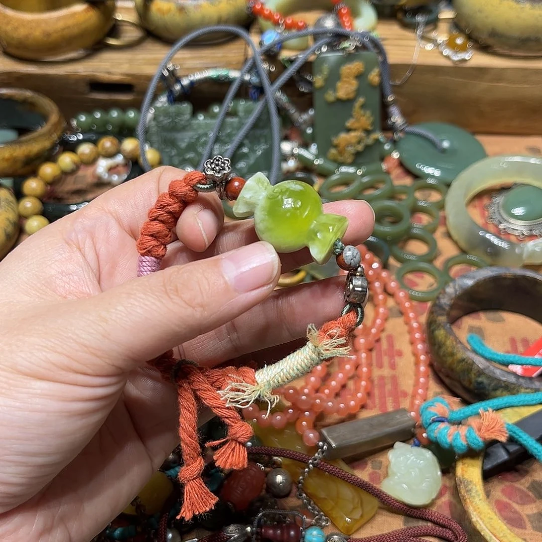 蛇纹石玉手镯未镶嵌?*乐