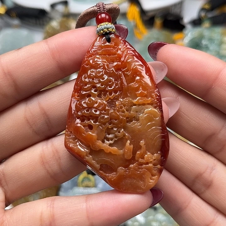 翡翠未镶嵌颈饰山水牌