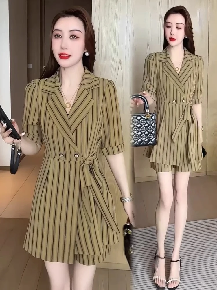 时尚条纹套装女2025夏季新款时髦洋气短袖上衣显瘦高腰短裤两件套