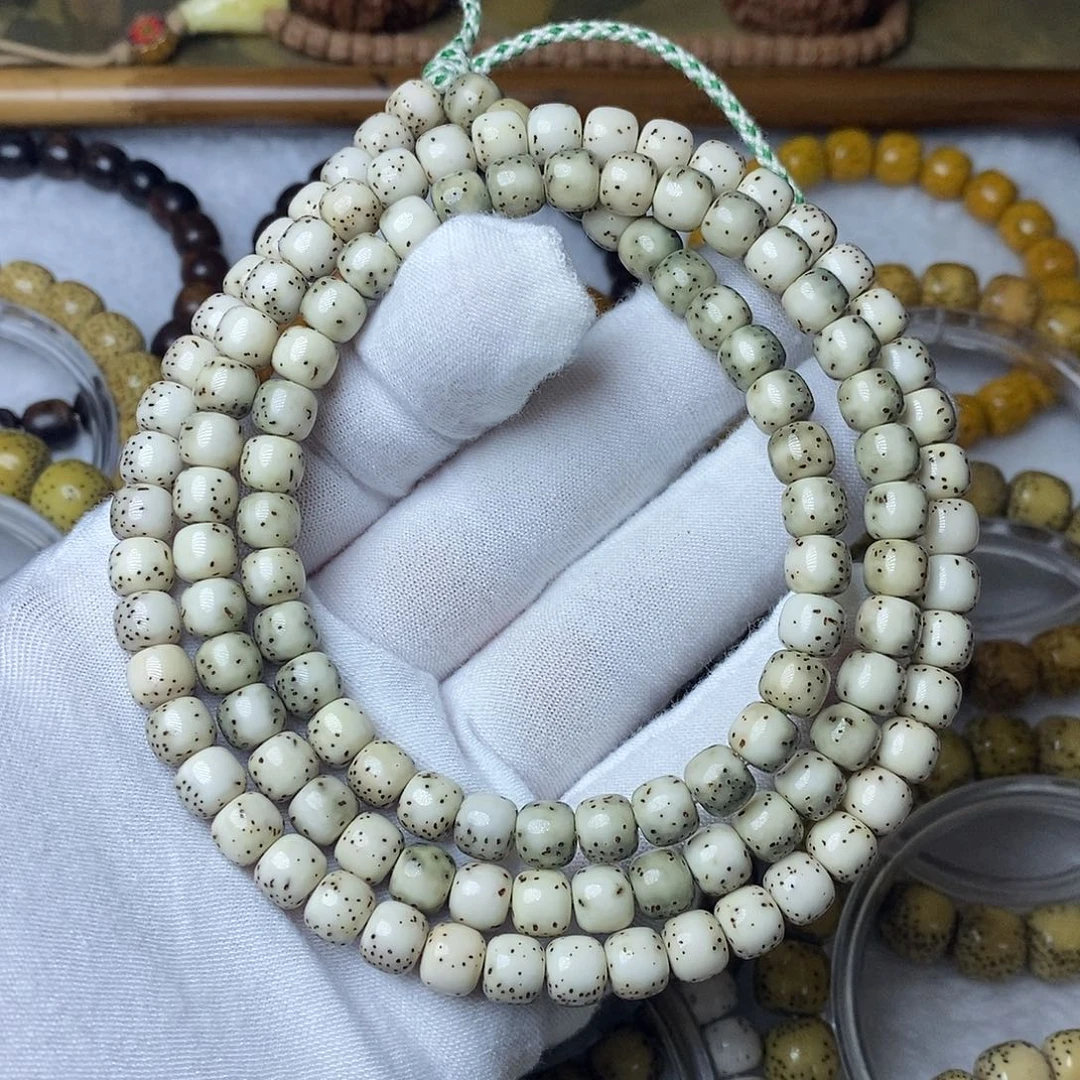 手串星月菩提76瓷白大留白火龙果