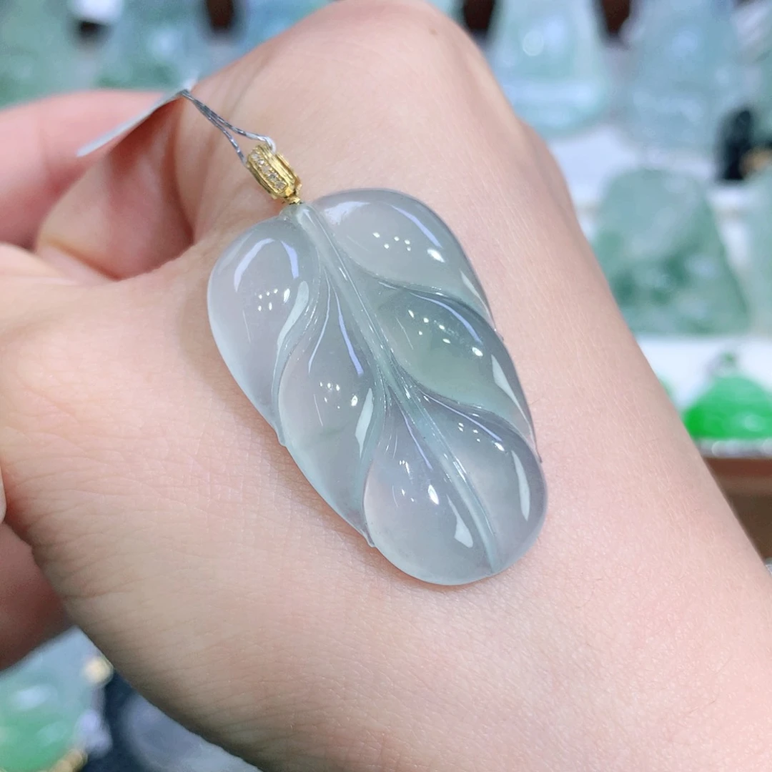 吊坠(不含链)18K金镶嵌翡翠天然缅甸A货翡翠揭阳工冰叶