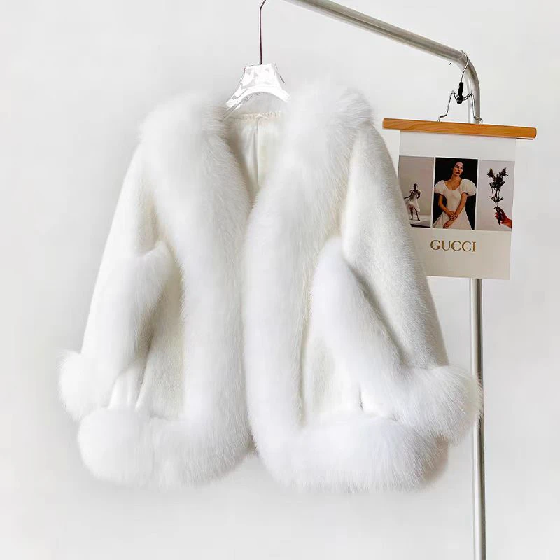 单品2024时尚新款水貂斗篷