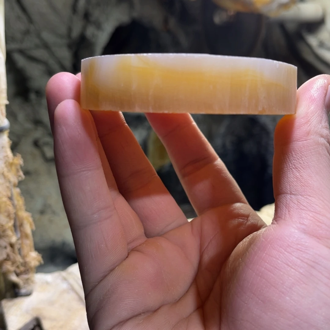 娇***子定制玛瑙手镯工费