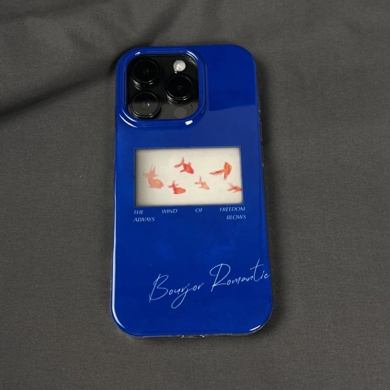 飞虎胜ins克莱因蓝金鱼适用iPhone16大孔手机壳华为oppo小米vivo