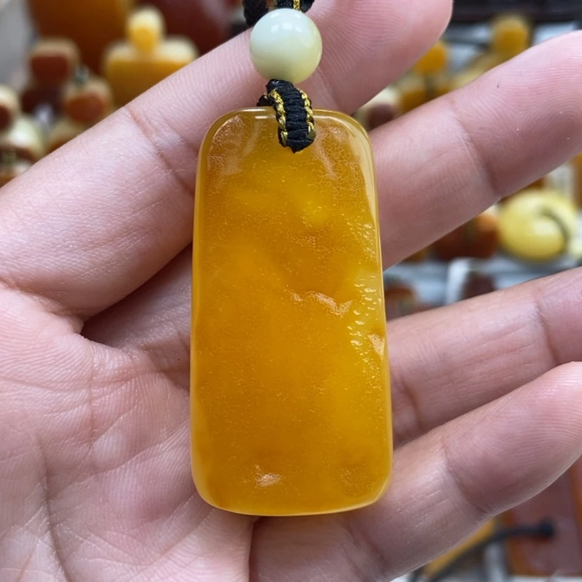 【闪购商品】琥珀颈饰未镶嵌