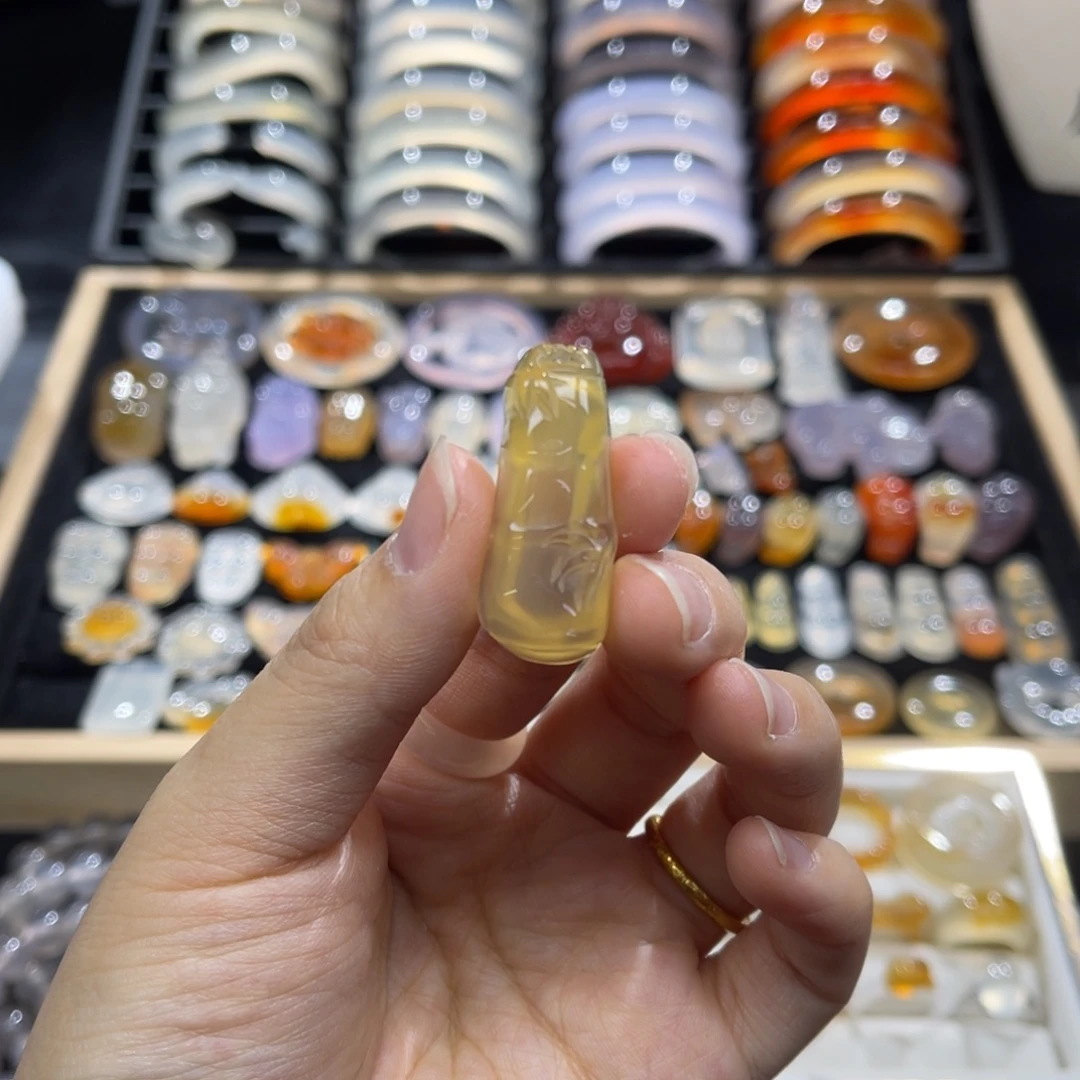 玛瑙/玉髓未镶嵌颈饰
