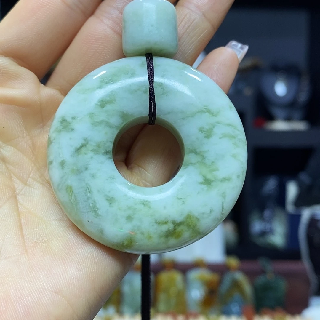 岫玉未镶嵌挂件吊坠