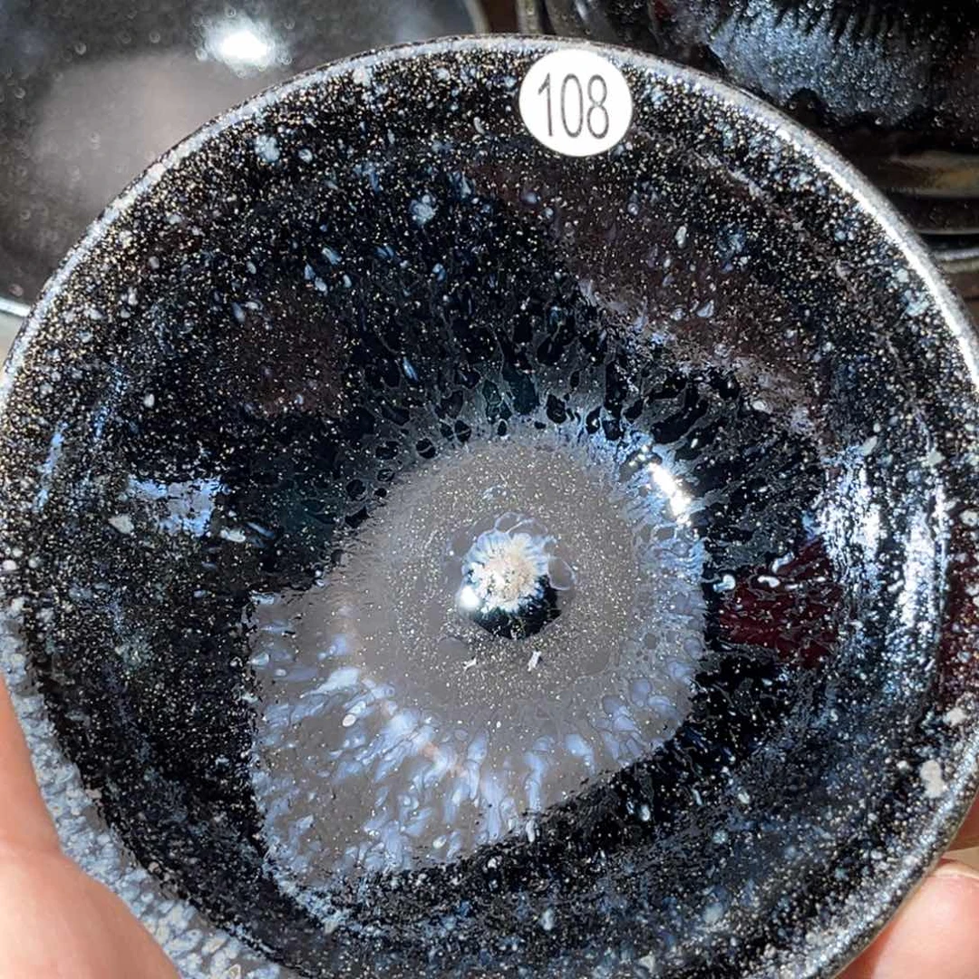 茶盏义兴龙窑坚持真柴烧