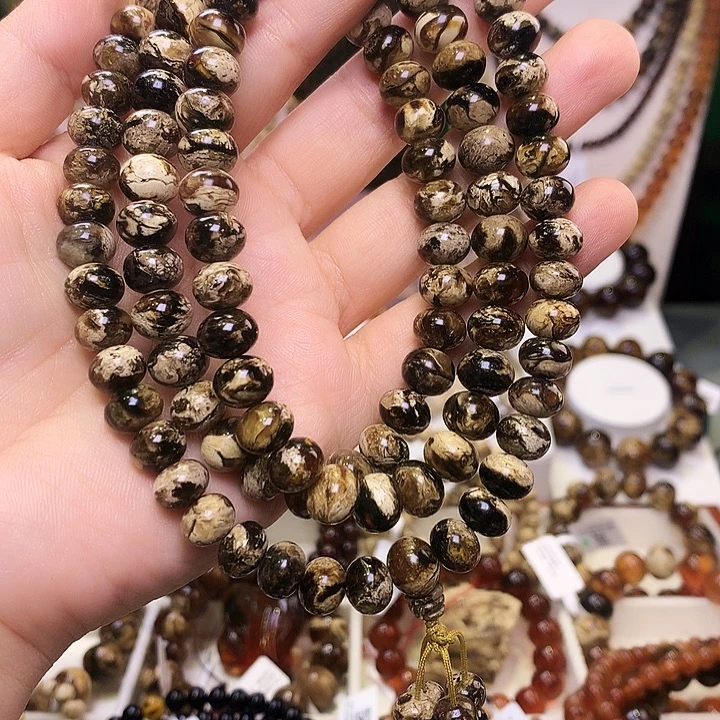 枫***北琥珀未镶嵌裸石抚顺琥珀9+729