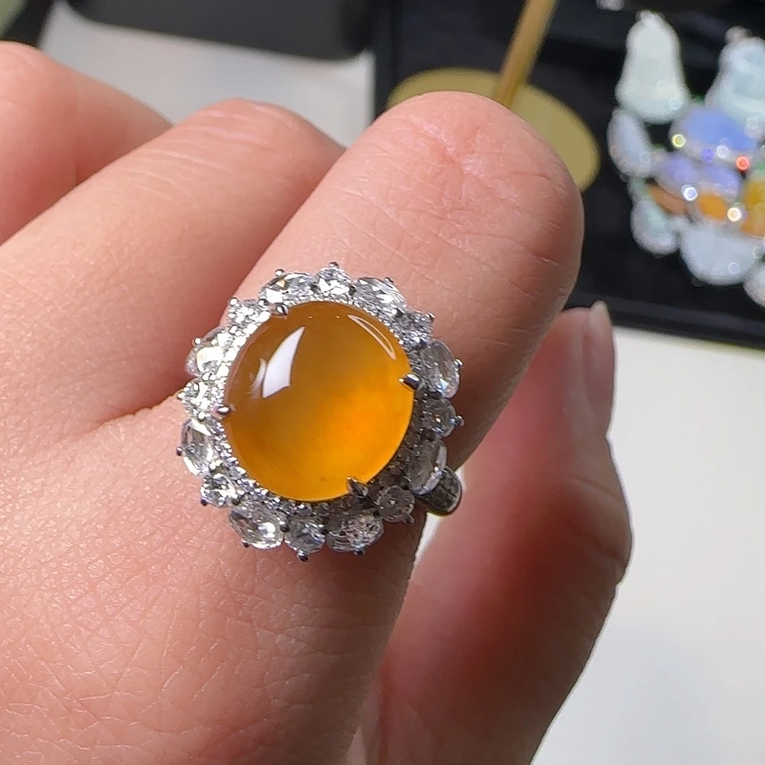 翡翠18K金镶嵌戒指天然翡翠