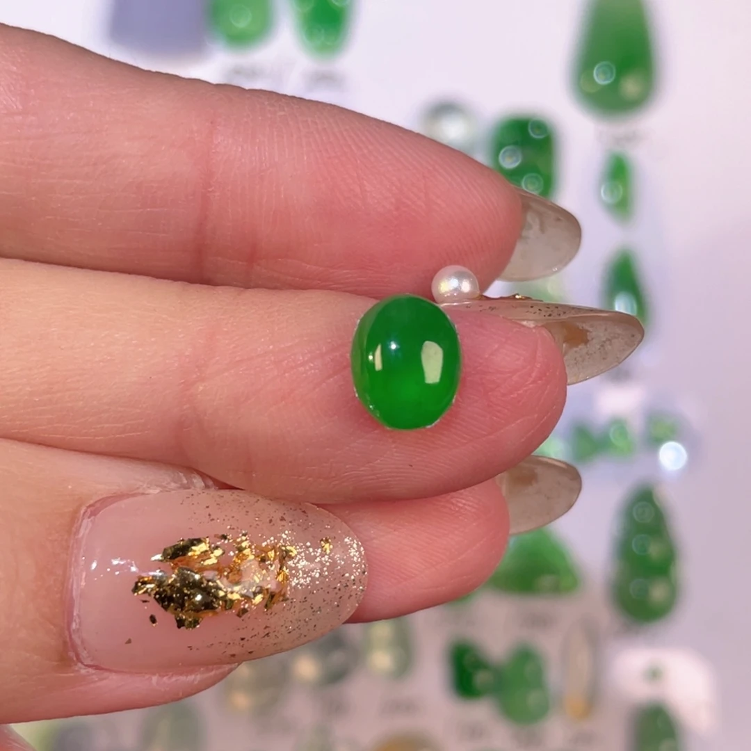 翡翠未镶嵌颈饰裸石