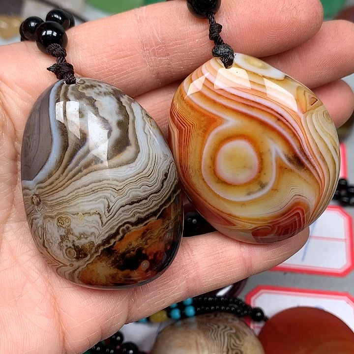 田***园玛瑙/玉髓未镶嵌颈饰