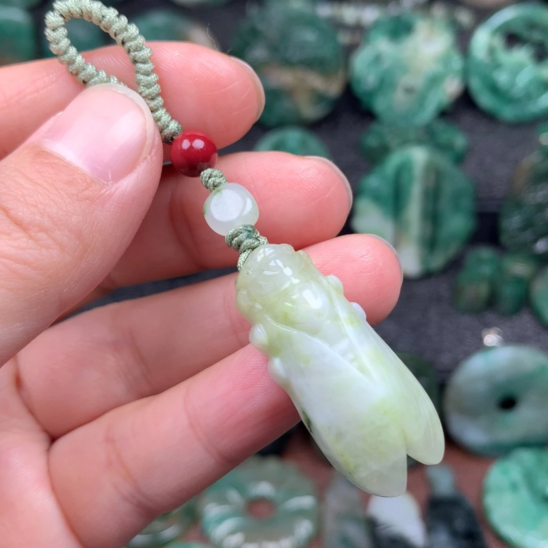 独山玉未镶嵌颈饰