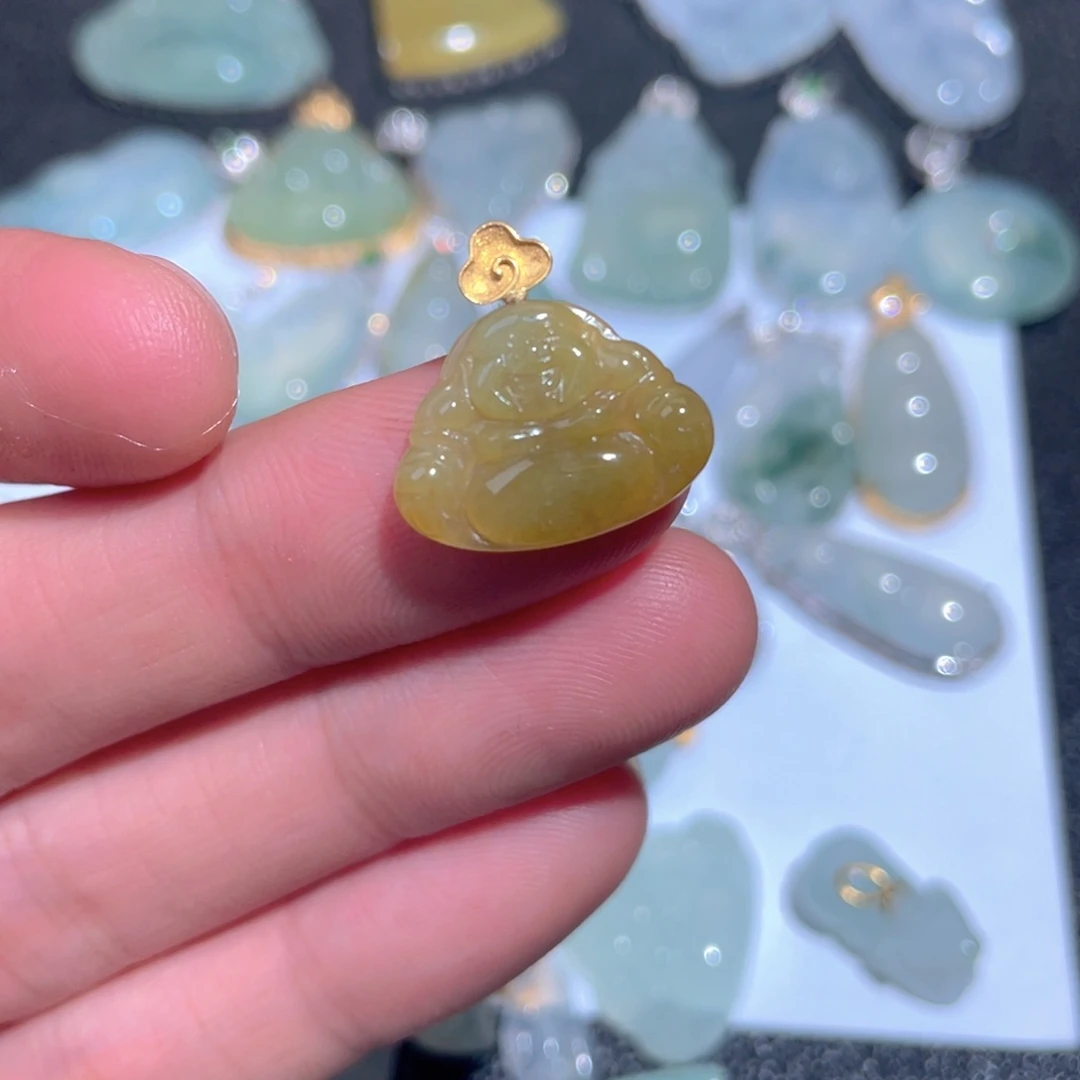翡翠颈饰18K金镶嵌翡翠
