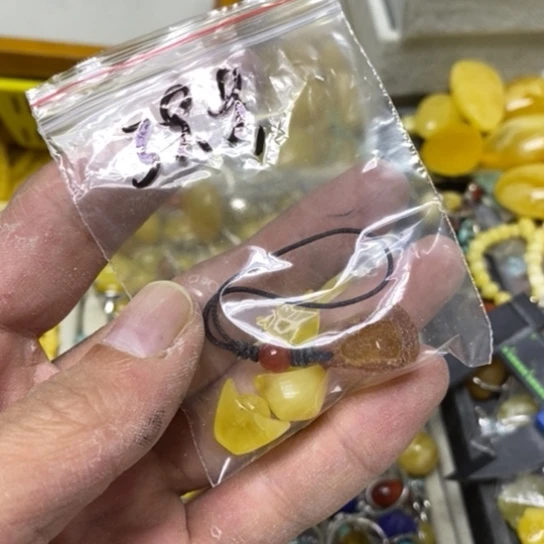 未镶嵌蜜蜡裸石多样性发货