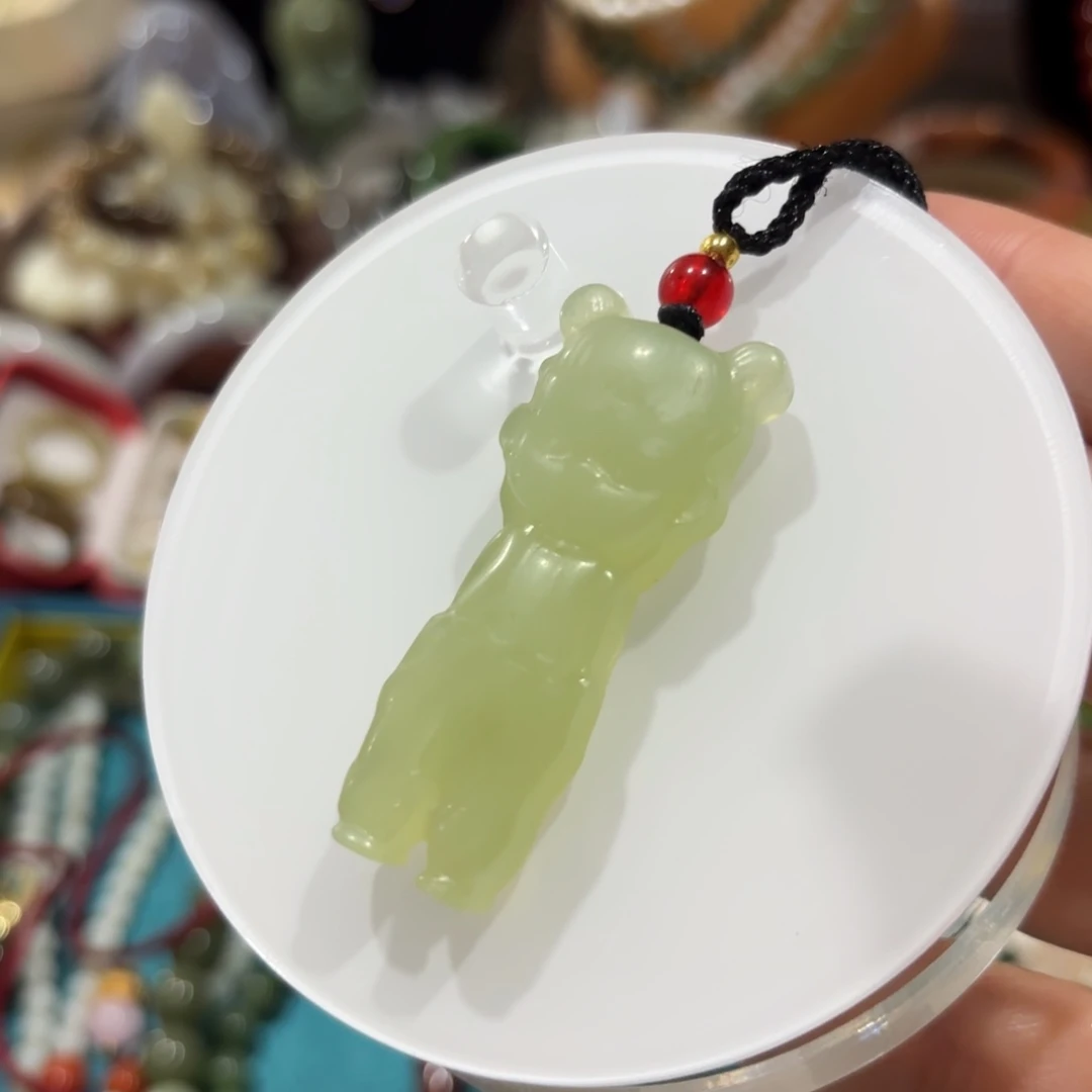 岫岩老玉（透闪石质玉）未镶嵌颈饰微瑕 介意勿拍