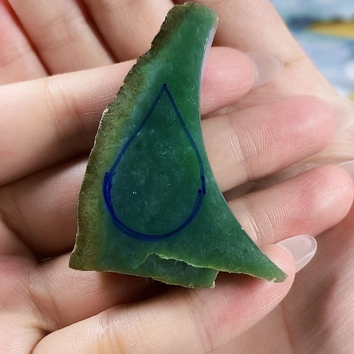 颈饰未镶嵌翡翠君**下翡翠