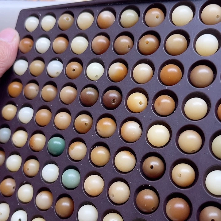 白玉菩提吊坠瑕疵10炭烤渐变100卡灯牌宠100颗