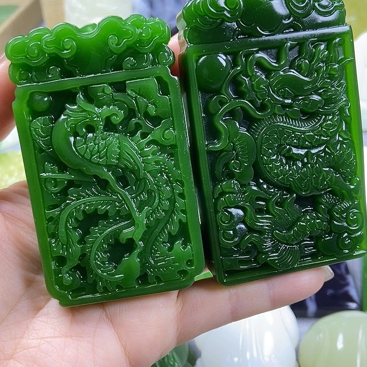 颈饰未镶嵌和田玉李*平