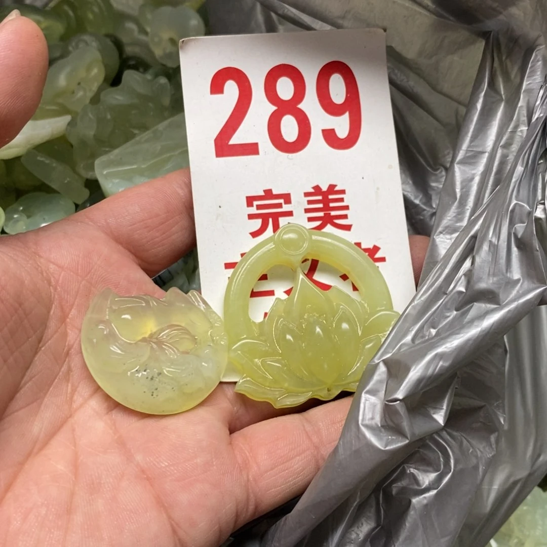 蛇纹石玉挂坠足银镀金镶嵌