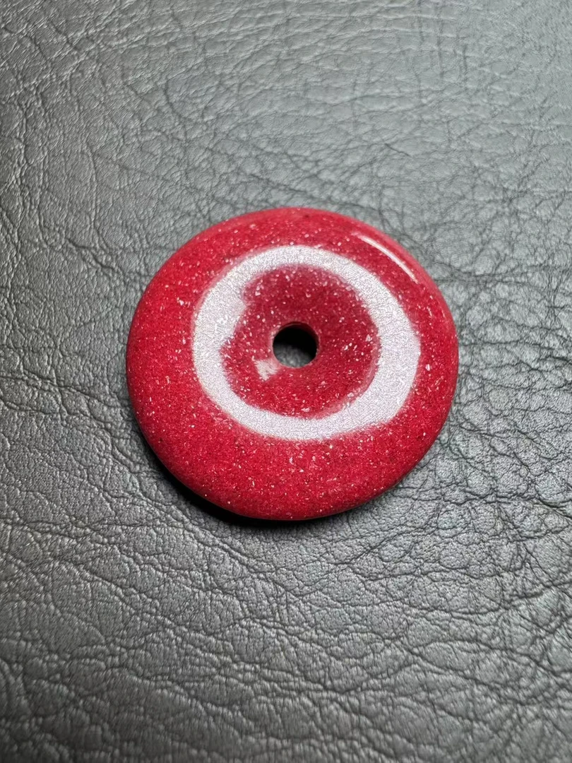 含辰砂工艺品万山（三号井） 天花板红晶-大号平安扣-礼盒装