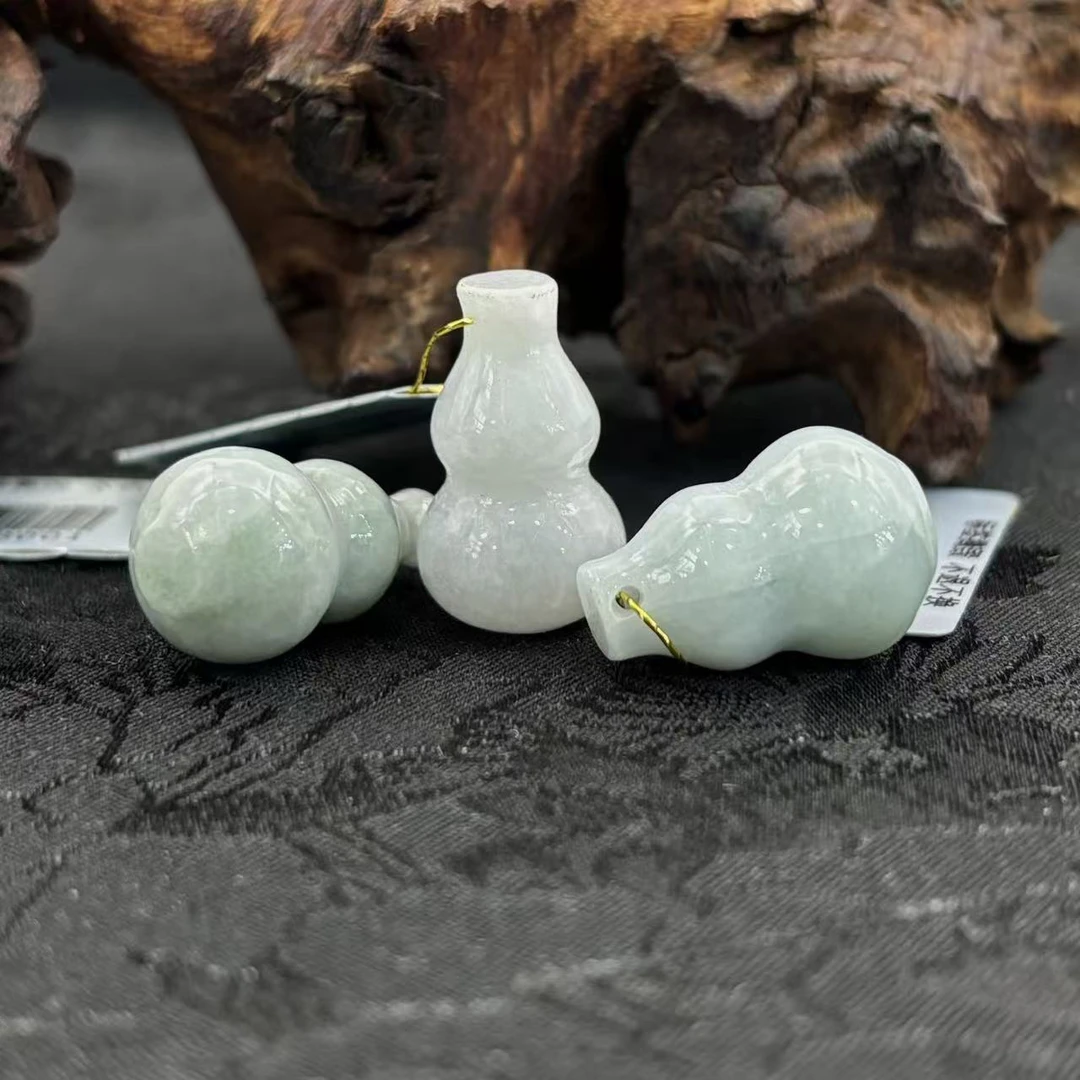 老卢珠宝翡翠小葫芦精美吊坠挂件多样性发货其一