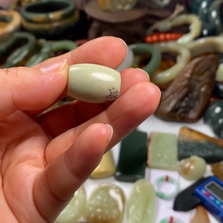 和田玉（糖玉）未镶嵌颈饰