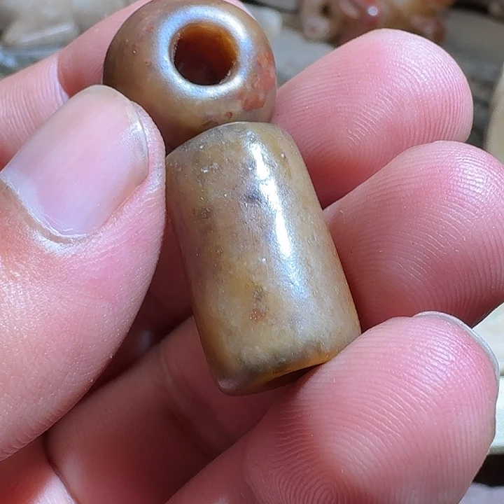 敏***戈颈饰未镶嵌和田玉（糖玉）