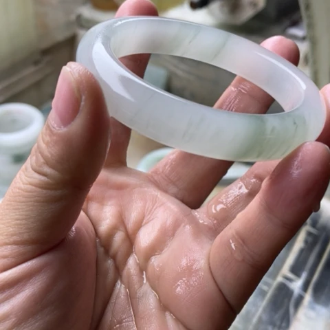 随***缘石英质玉（金丝玉）未镶嵌手镯