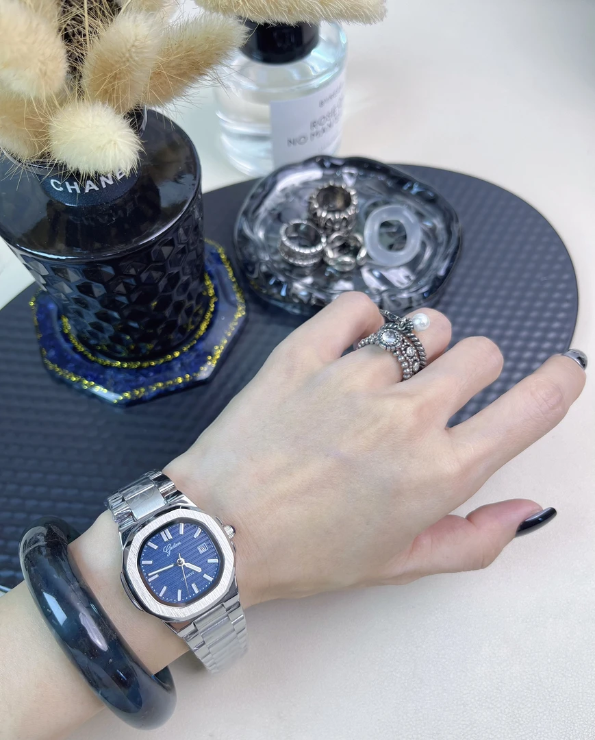 经典时尚女装鹦鹉螺复古气质防水夜光日历精钢腕表石英轻奢简约