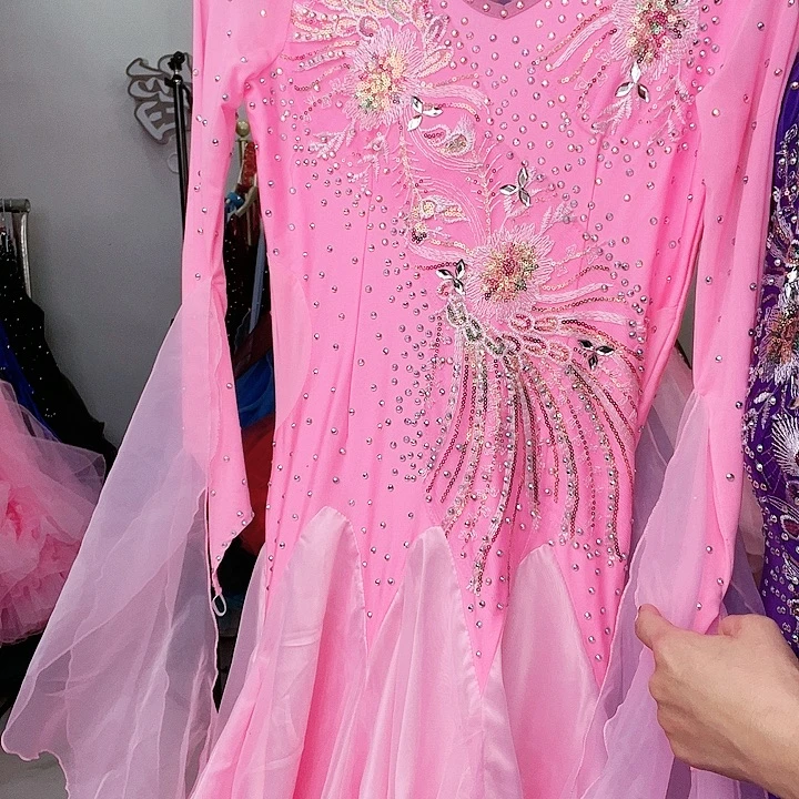 交谊舞的舞蹈动作和