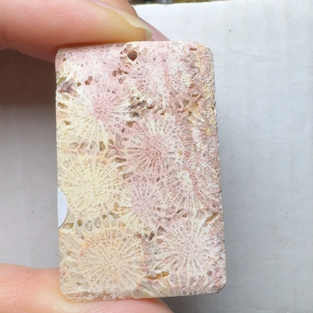 硅化玉未镶嵌紫粉黄骨骼大花，好盘