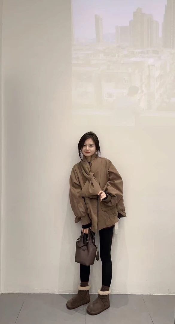 韩系设计感棉服外套配围脖女2026冬宽松显瘦花瓣显瘦面包服潮