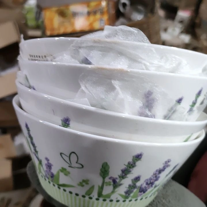 摆件盘子碗茶壶啥都有