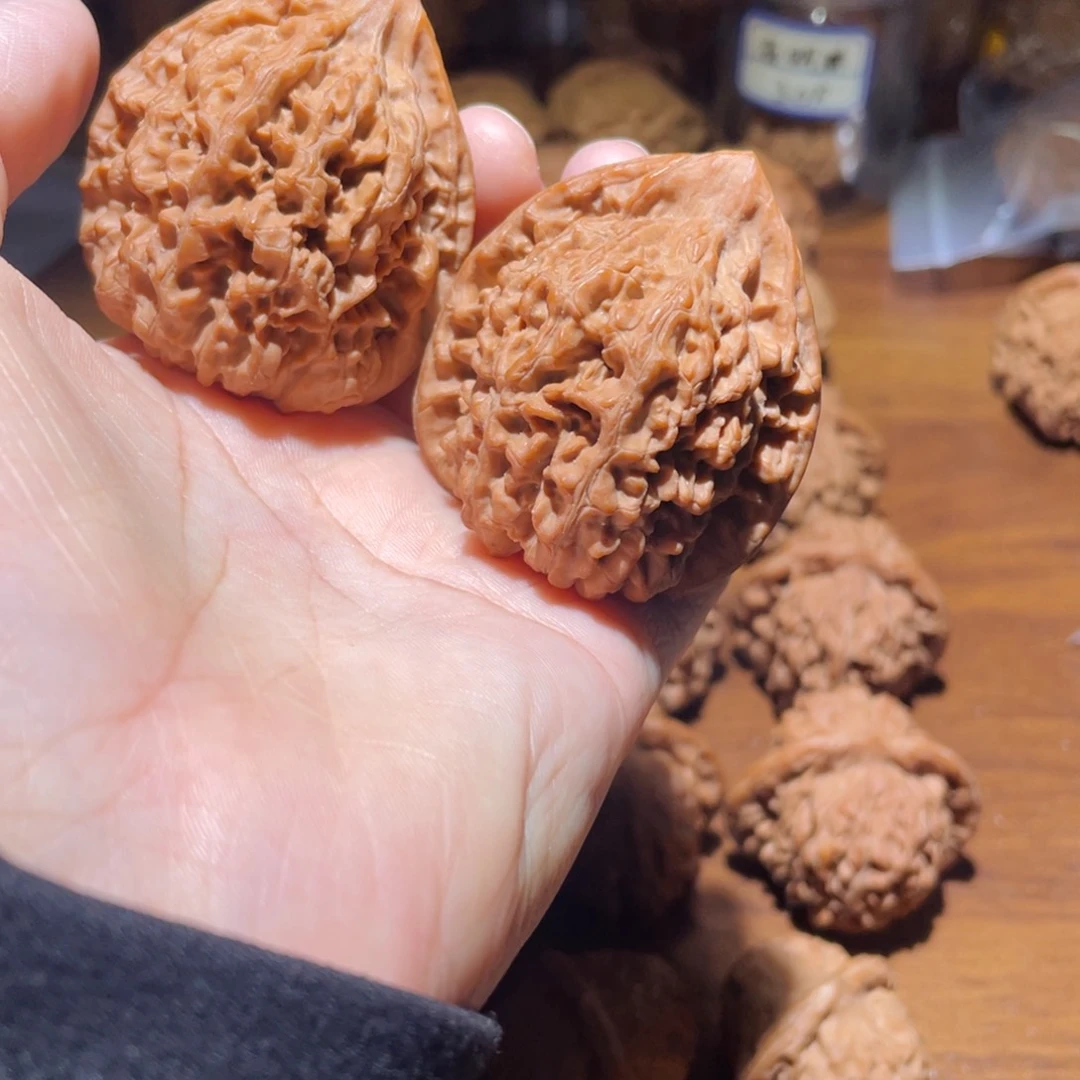 吊坠桃核?***王43尺官帽，