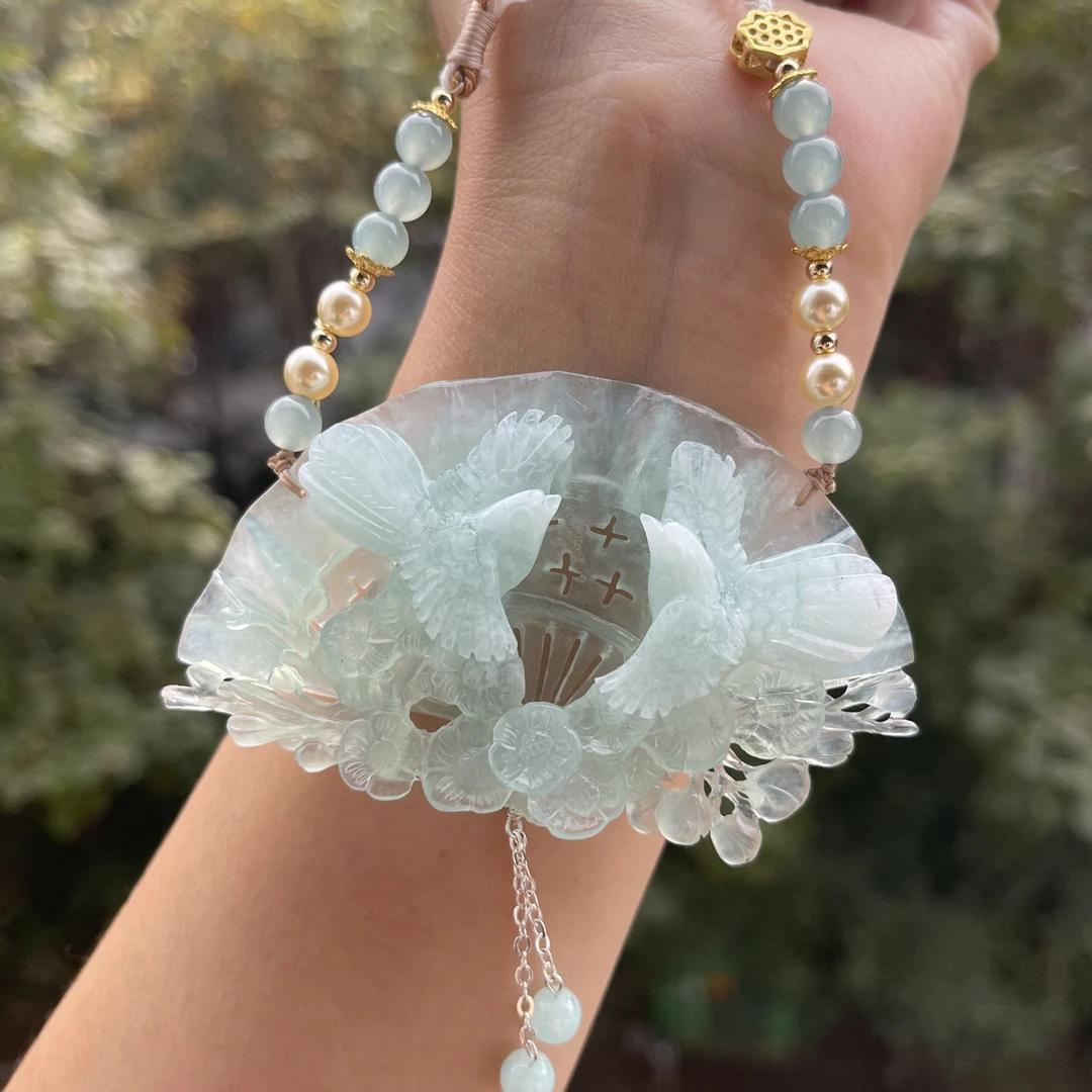 精美岫玉梅花扇挂坠吊坠，喜上眉梢，手工雕刻，颜色超美