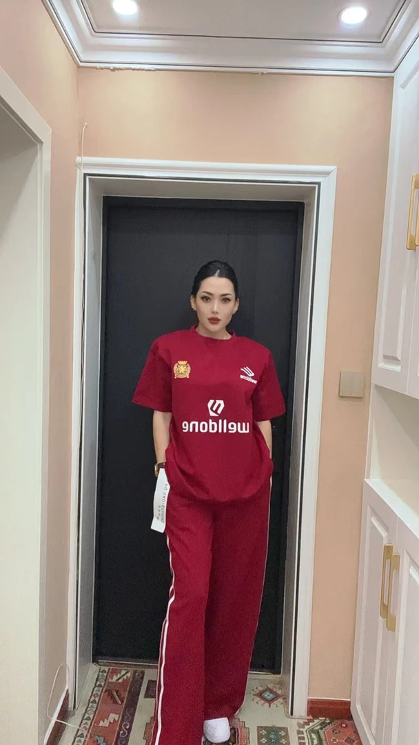 2025夏季款时尚套装运动套装休闲穿搭简约裤子两件套