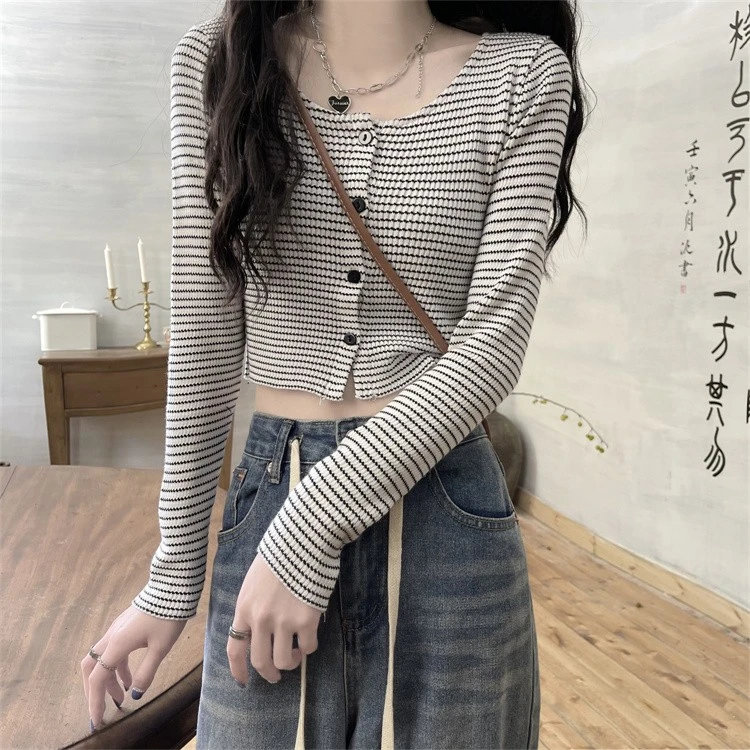 韩版显瘦小众辣妹短款针织衫条纹设计感早秋打底衫女内搭开衫毛衣