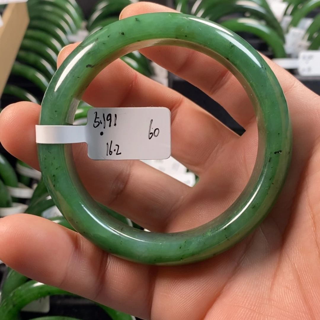 和田玉（碧玉）未镶嵌手镯有瑕疵60